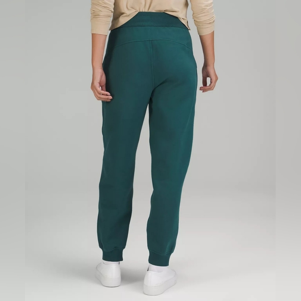 Lululemon Scuba High Rise Joggers Size 6 Green Jasper Soft Lounge Athletic Pants - Picture 2 of 10